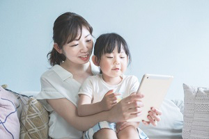 子育て世代へのSNSと動画広告を組み合わせたマーケティングとそのメリット