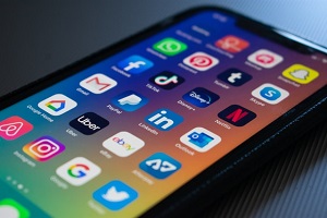 不動産の動画集客はSNSと組み合わせると効果的？運用コストを下げつつ集客を見込めることも